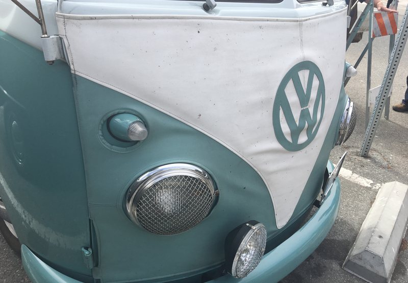Illustration for article titled The Airhead Parts Treffen Had So Many Good Air-Cooled Volkswagens Your Head Will Explode